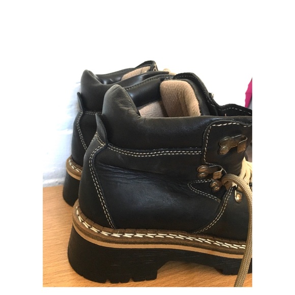 RARE Chunky Vintage ALDO Boots - Picture 8 of 10